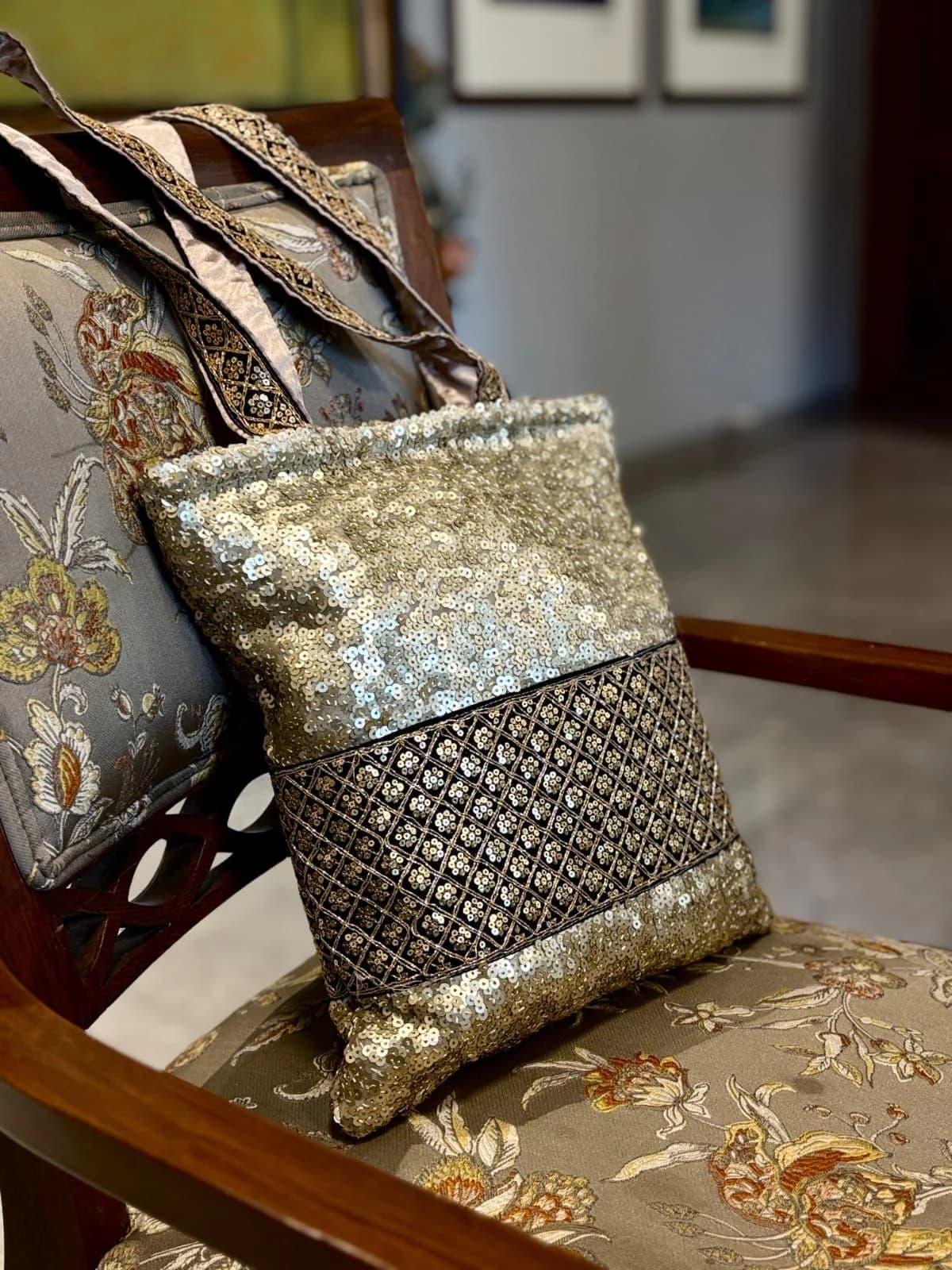 Gold & Black Overlapping Sequins Jhola