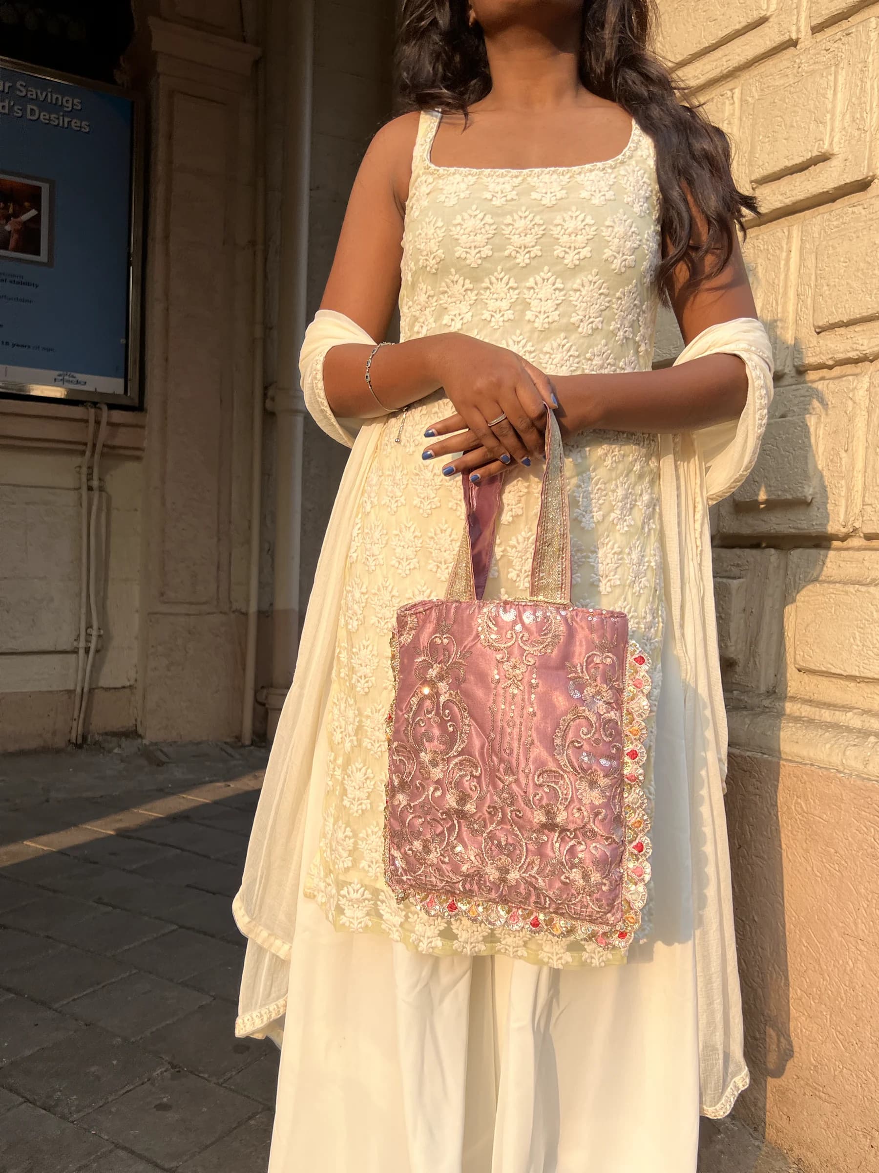 Pinkish Lilac Lace Net Bag